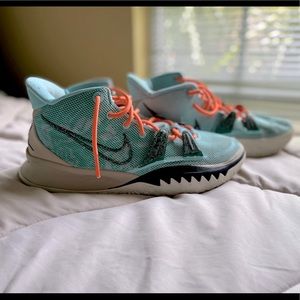 Nike Kyrie 7’a